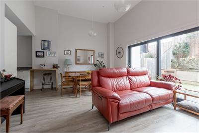 B Willow View, Main Street, Longniddry, East Lothian, EH32 0NE - image 2