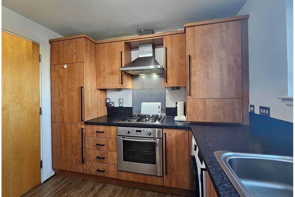 Flat 5,
1 Hawkhill Close,
Edinburgh,
EH7 6AB - image 6