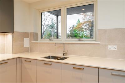 Flat 4, 9 Barnton Avenue West, Edinburgh, EH4 6DF - image 7