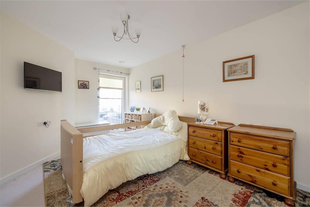 Flat 36, Lyle Court,
25 Barnton Grove,
Edinburgh,
EH4 6EZ - image 6