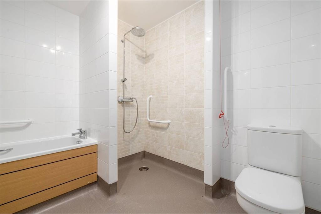 Flat 36, Lyle Court,
25 Barnton Grove,
Edinburgh,
EH4 6EZ - image 7
