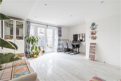 3 Barnyard Park Loan, Edinburgh, EH12 9LP - image 4