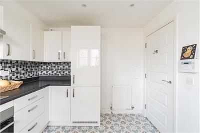 3 Barnyard Park Loan, Edinburgh, EH12 9LP - image 6
