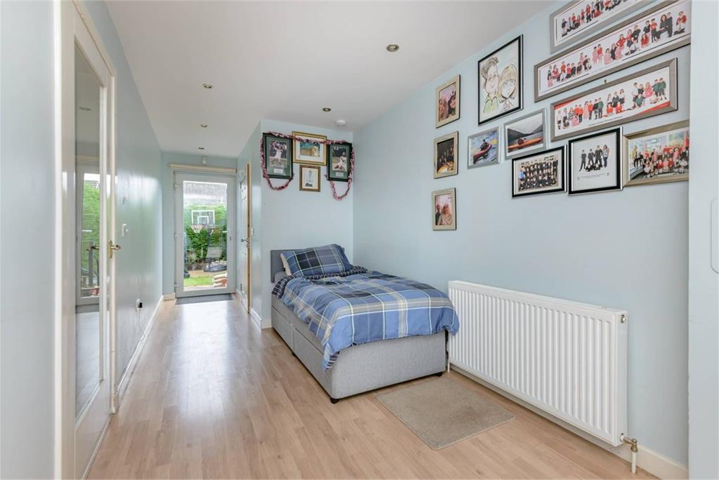 18 Baberton Mains Brae,
Edinburgh,
EH14 3HH - image 7