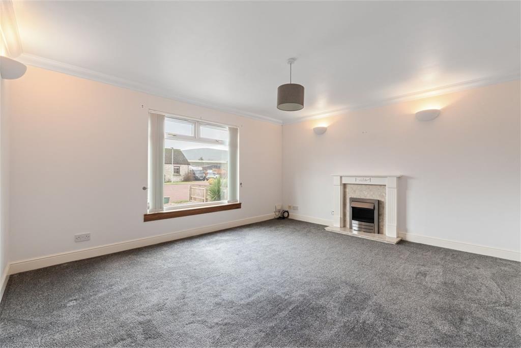 22 Tweedbank Ley, Innerleithen, EH44 6PE - image 2