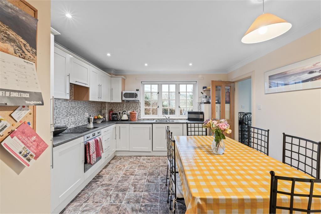 4 Castlehill Courtyard, Kirkton Manor, Peebles, EH45 9JN - image 6