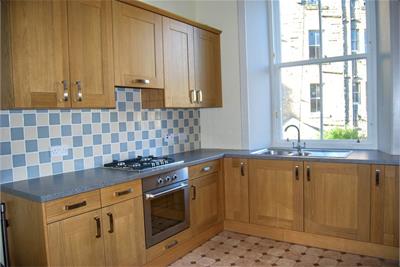 Flat 4, 43 Marchmont Crescent, Edinburgh, EH9 1HF - image 4