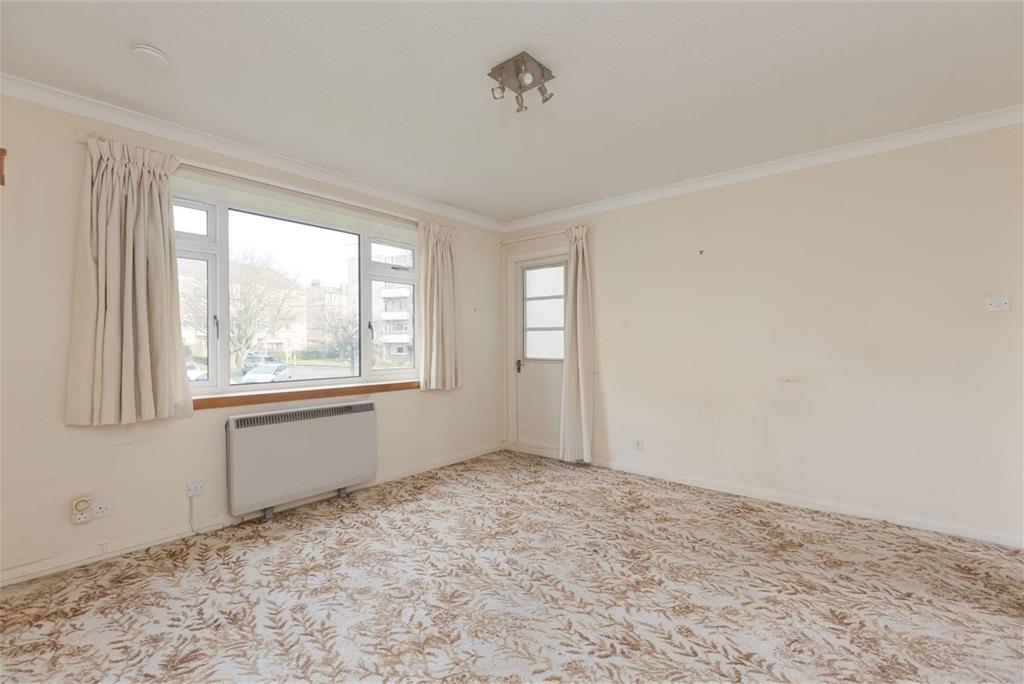 35 Falcon Court,
Edinburgh,
EH10 4AF - image 2
