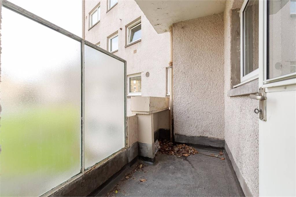 35 Falcon Court,
Edinburgh,
EH10 4AF - image 6