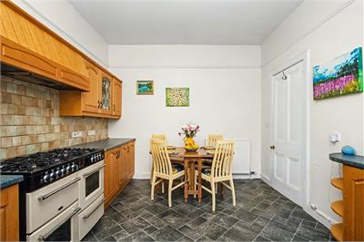 Strowan Cottage, 20 Wemyss Place, Peebles, EH45 8JT - image 5