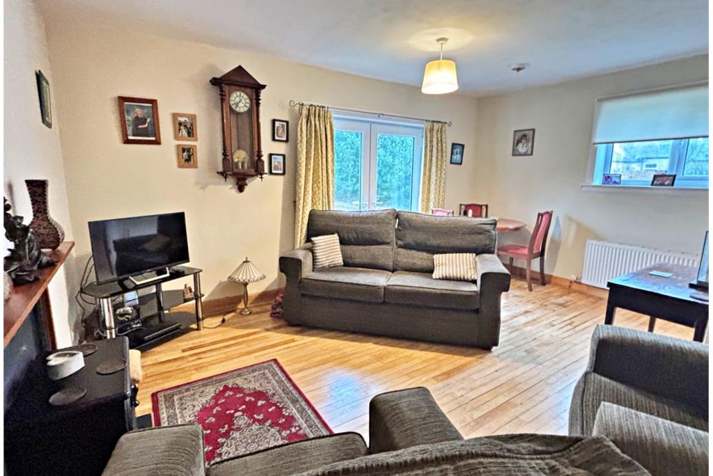Mews Cottage, 67 King Street,
Castle Douglas,
DG7 1AE - image 2