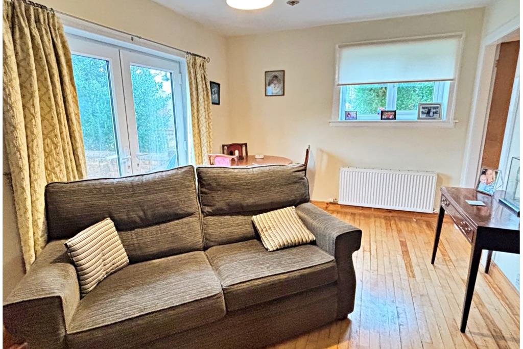 Mews Cottage, 67 King Street,
Castle Douglas,
DG7 1AE - image 4