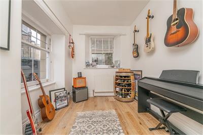 1A Wardie Steps,
Edinburgh,
EH5 1ES - image 11