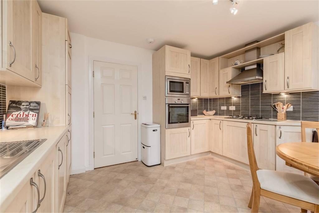 Flat 4,
3 Avenel,
Edinburgh,
EH4 6GX - image 11