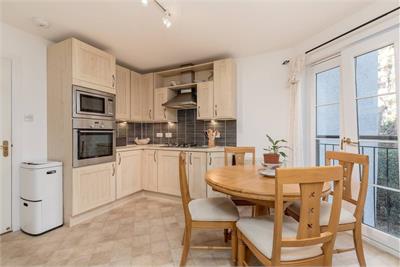Flat 4,
3 Avenel,
Edinburgh,
EH4 6GX - image 12
