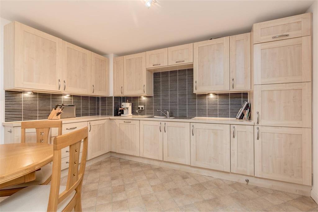Flat 4,
3 Avenel,
Edinburgh,
EH4 6GX - image 13