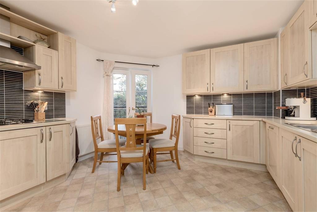 Flat 4,
3 Avenel,
Edinburgh,
EH4 6GX - image 14