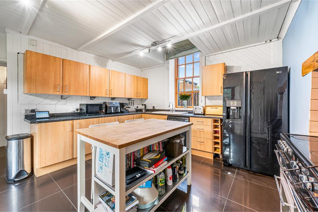 Station House,
45 Station Road,
Oakley,
Dunfermline,
KY12 9NW - image 9
