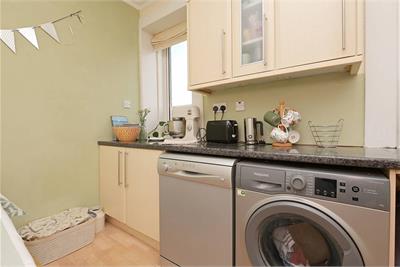 26 Wellogate Place, , Hawick, TD9 9JG - image 11