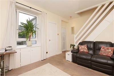 26 Wellogate Place, , Hawick, TD9 9JG - image 3