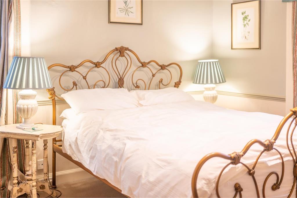 Bellevue House,
Bowmont Street,
Kelso,
TD5 7DZ - image 5