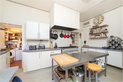 Bellevue House,
Bowmont Street,
Kelso,
TD5 7DZ - image 9