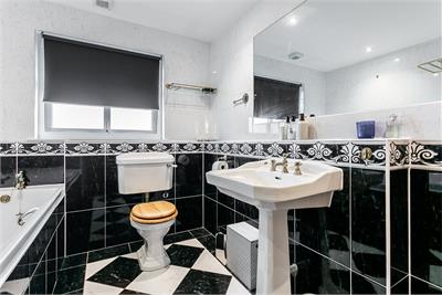 2 Station Mews,
Kirknewton,
EH27 8BZ - image 17