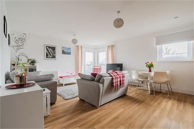 2/11 Burnbrae Drive, Edinburgh, EH12 8AS - image 2