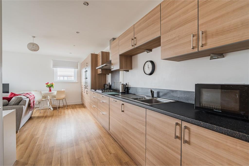 2/11 Burnbrae Drive, Edinburgh, EH12 8AS - image 5