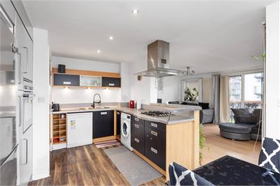 Flat 4,12 East Pilton Farm Avenue, , EH5 2GB - image 4