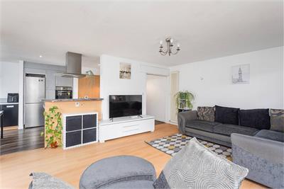 Flat 4,12 East Pilton Farm Avenue, , EH5 2GB - image 5