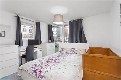 Flat 4,12 East Pilton Farm Avenue, , EH5 2GB - image 9