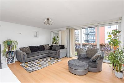 Flat 4,12 East Pilton Farm Avenue, , EH5 2GB - image 1