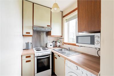 10 Lanark Road West, Juniper Green, EH14 5ER - image 30