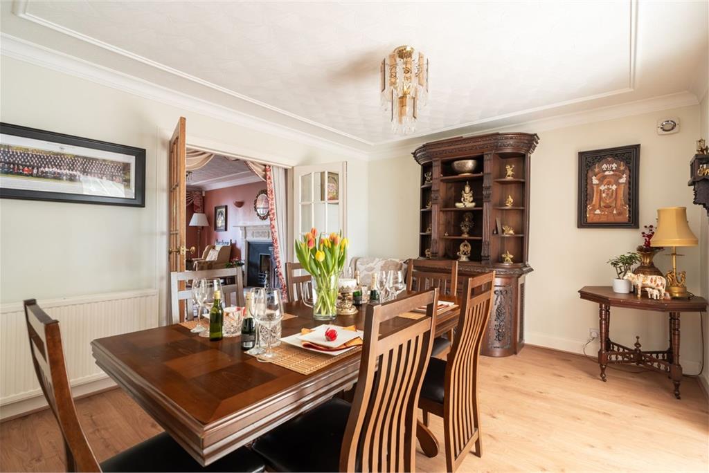 10 Lanark Road West, Juniper Green, EH14 5ER - image 4