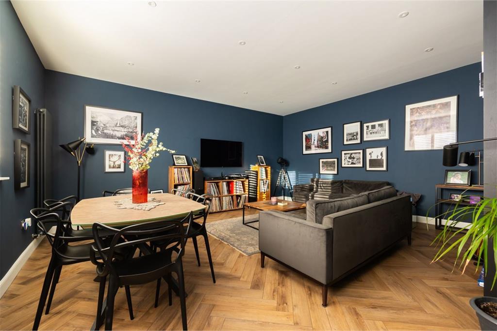 25 Dewar Place Lane, Edinburgh, EH3 8EF - image 2
