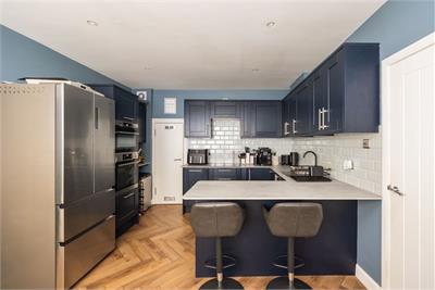 25 Dewar Place Lane, Edinburgh, EH3 8EF - image 6