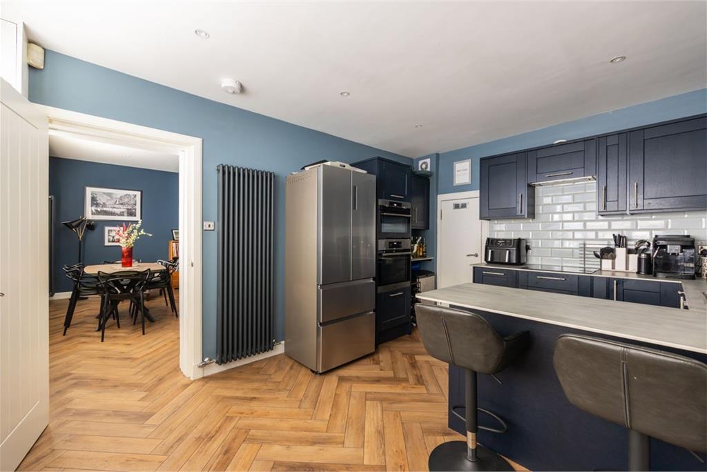 25 Dewar Place Lane, Edinburgh, EH3 8EF - image 7