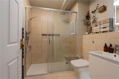 19/4 Margaret Rose Drive, Edinburgh, EH10 7ER - image 15