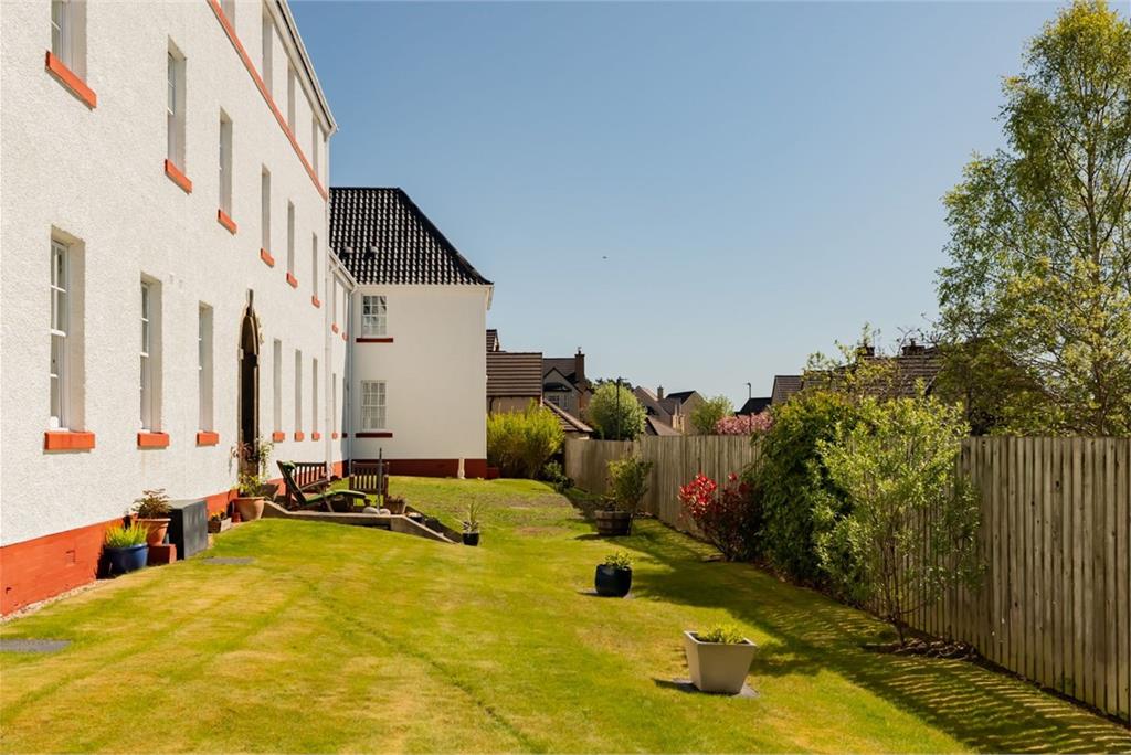 19/4 Margaret Rose Drive, Edinburgh, EH10 7ER - image 20