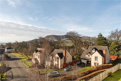 19/4 Margaret Rose Drive, Edinburgh, EH10 7ER - image 21