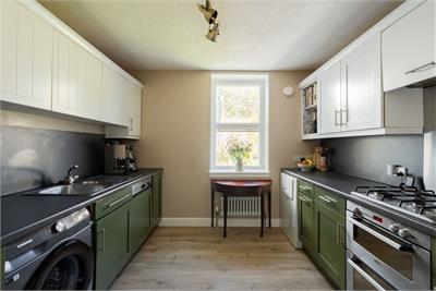 19/4 Margaret Rose Drive, Edinburgh, EH10 7ER - image 7