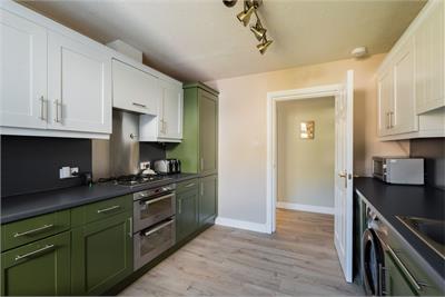 19/4 Margaret Rose Drive, Edinburgh, EH10 7ER - image 8