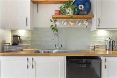 60/3 Palmerston Place,
West End,
Edinburgh,
EH12 5AY - image 13