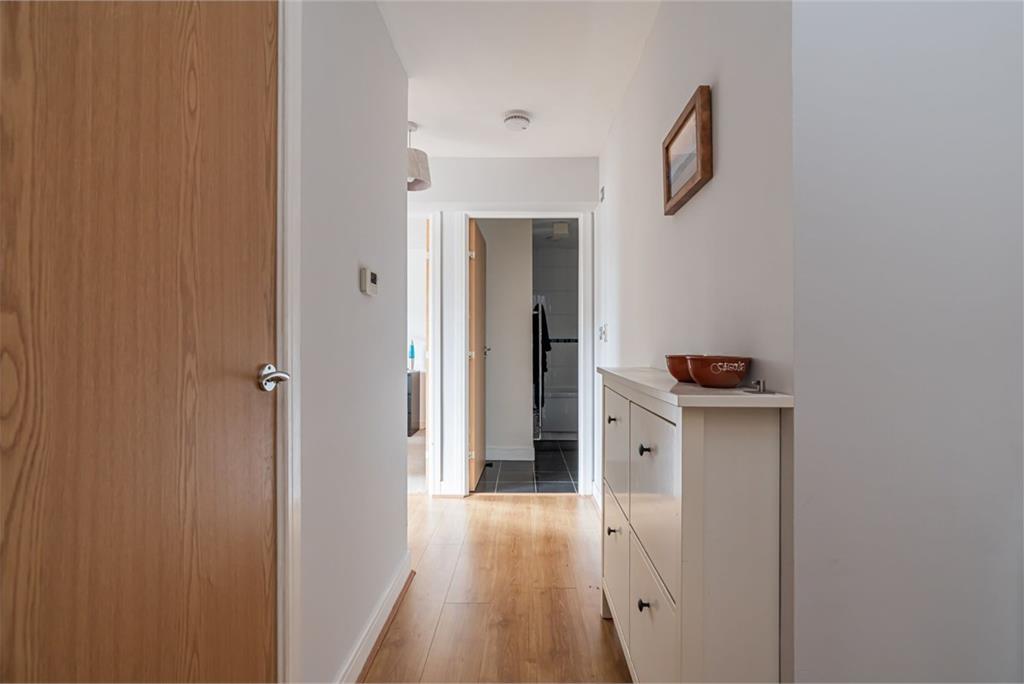 35/1 Waterfront Avenue, Edinburgh, EH5 1JD - image 12