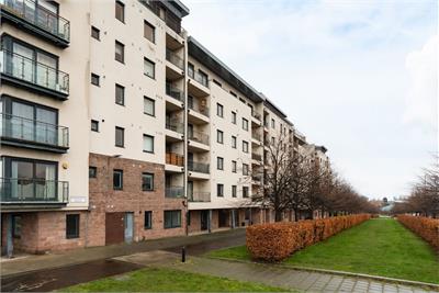 35/1 Waterfront Avenue, Edinburgh, EH5 1JD - image 15