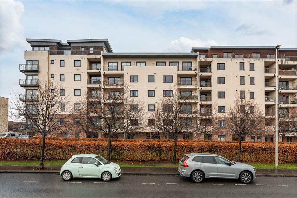 35/1 Waterfront Avenue, Edinburgh, EH5 1JD - image 16