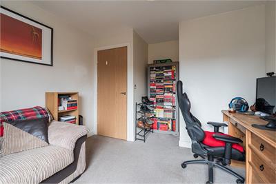 35/1 Waterfront Avenue, Edinburgh, EH5 1JD - image 8