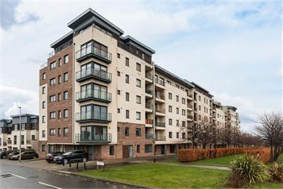 35/1 Waterfront Avenue, Edinburgh, EH5 1JD - image 1