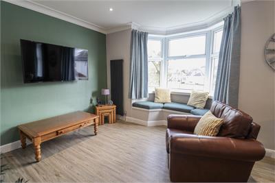 Gleniris, 54 Abercromby Road, Castle Douglas, DG7 1BA - image 4